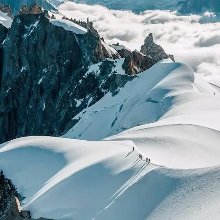 Апартаменти Lognan- New In The Center - By Cozee