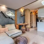 Apartment Lognan- New In The Center - By Cozee